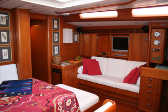 Luxury Sailing Charter - KIA ORA III Salon